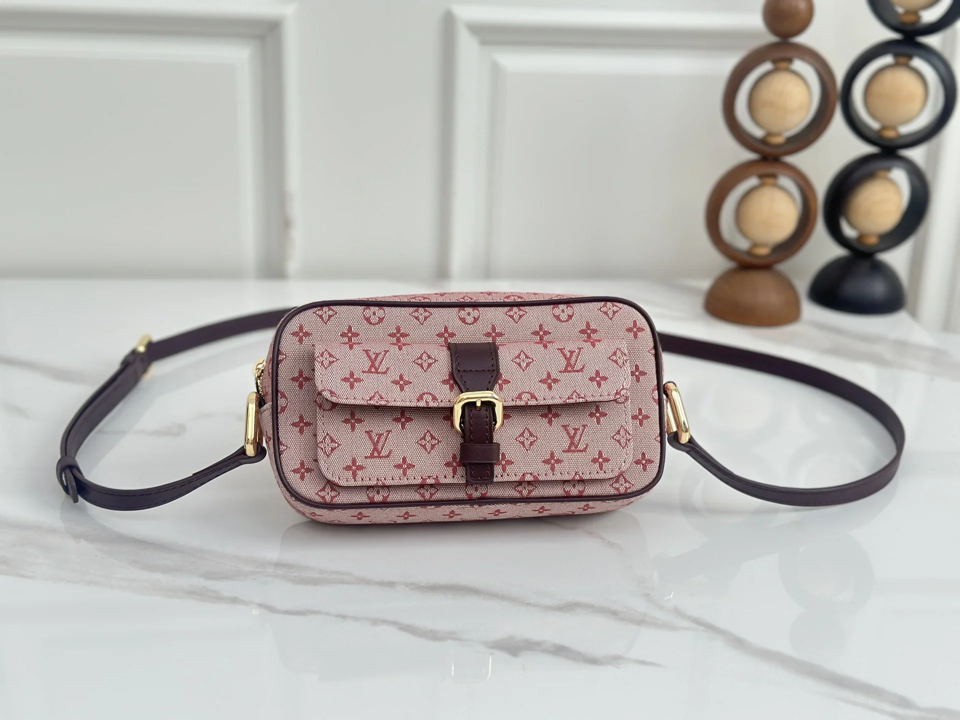 LV Shoulder Bags Pink-Brown 22X13X5CM D50202609090357