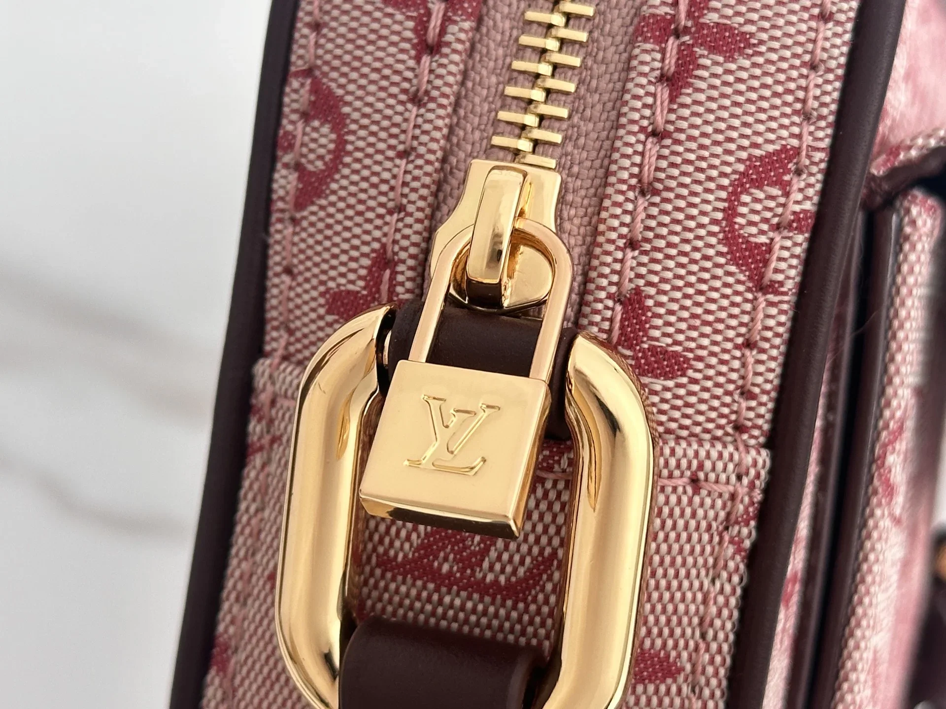 LV Shoulder Bags Pink-Brown 22X13X5CM D50202609090357 - Image 6