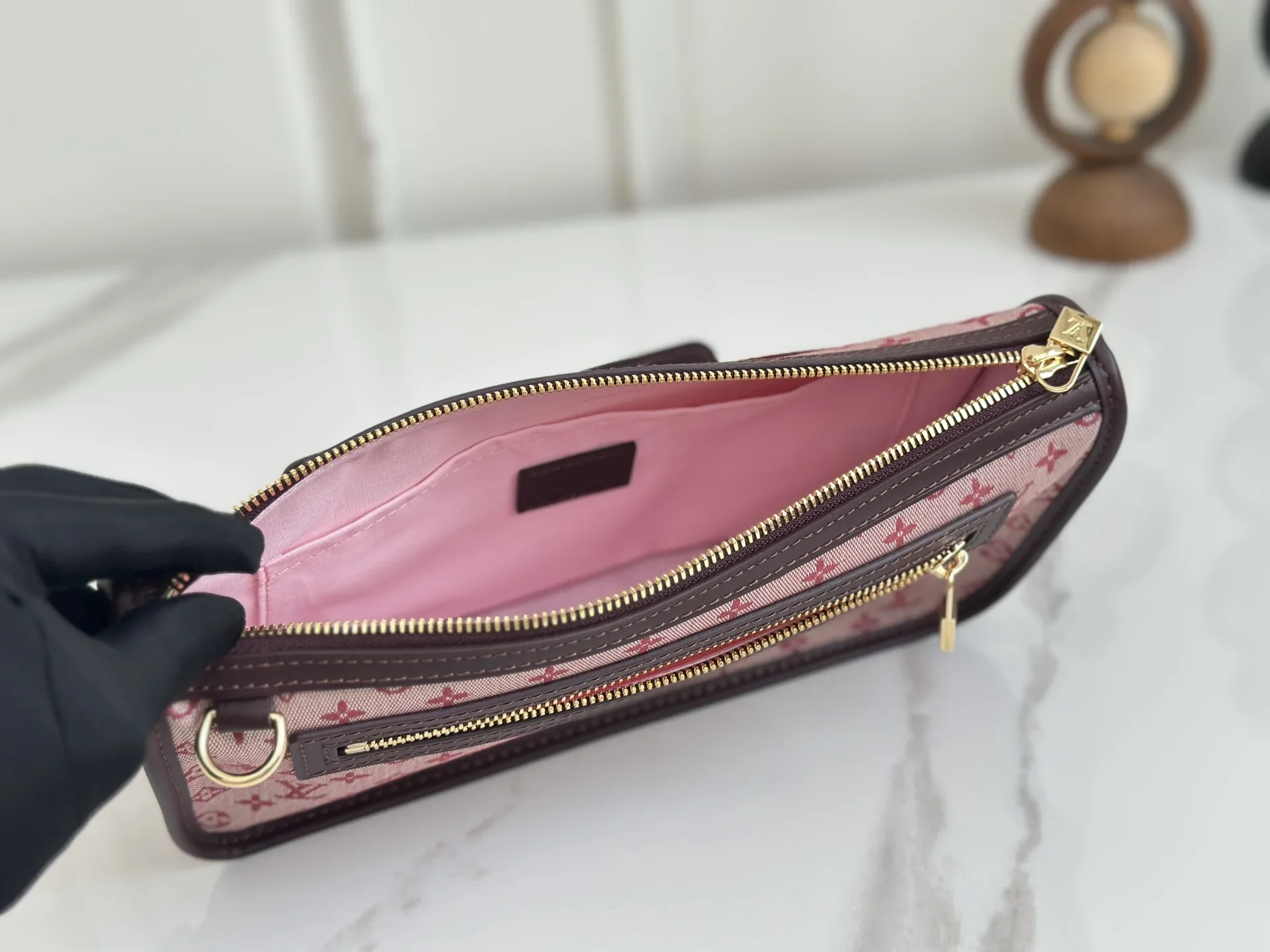 LV Shoulder Bags Pink-Brown 29X15X7CM D60202609090358 - Image 8