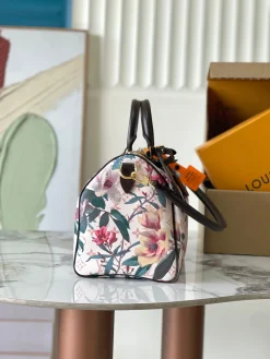 Alternative view of LV Shoulder Bags White-Pink-Green-Brown 30X21X17CM E80202609090353