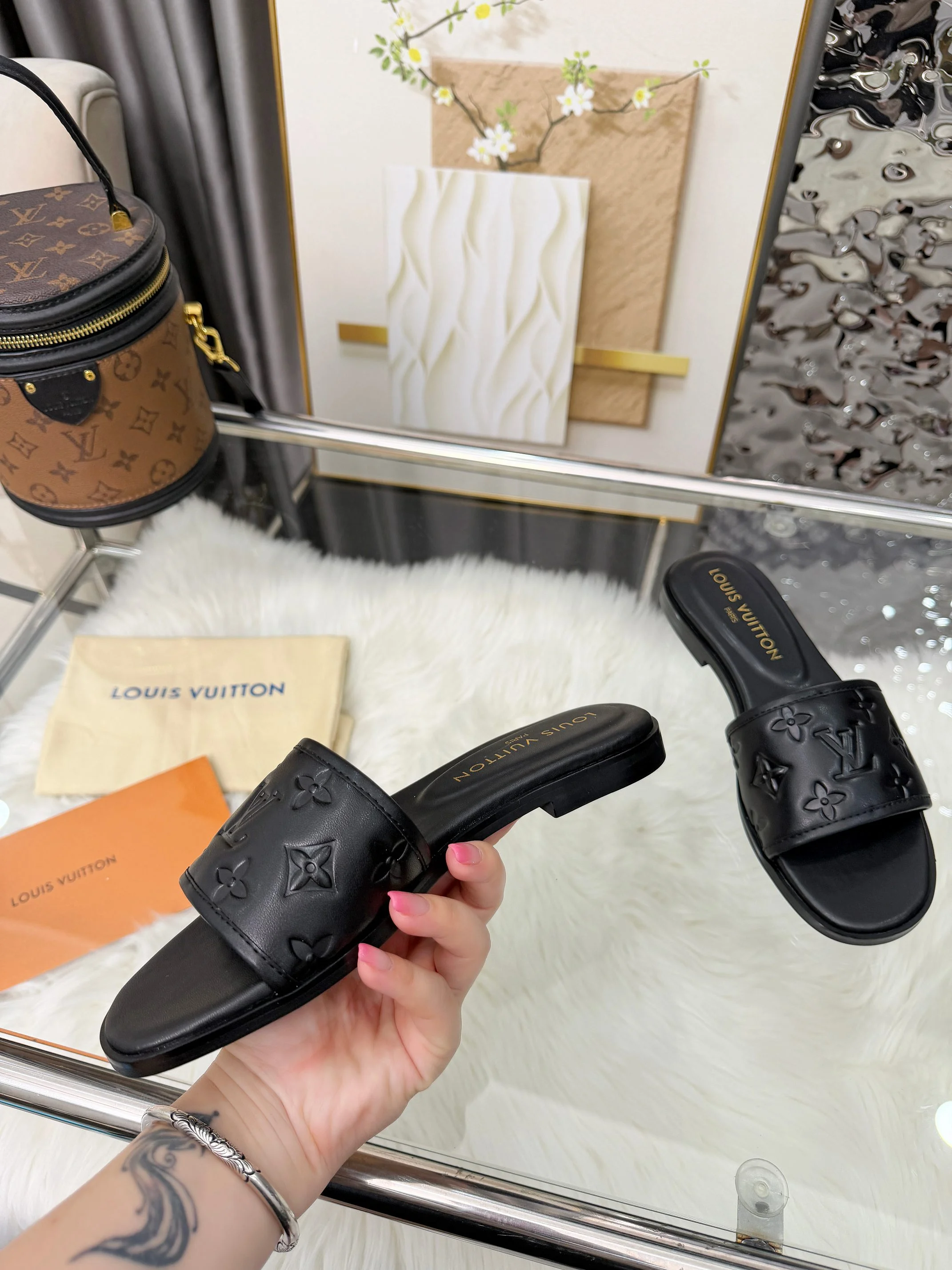 LV Slides Black EU35-40 A60202609111191 - Image 7