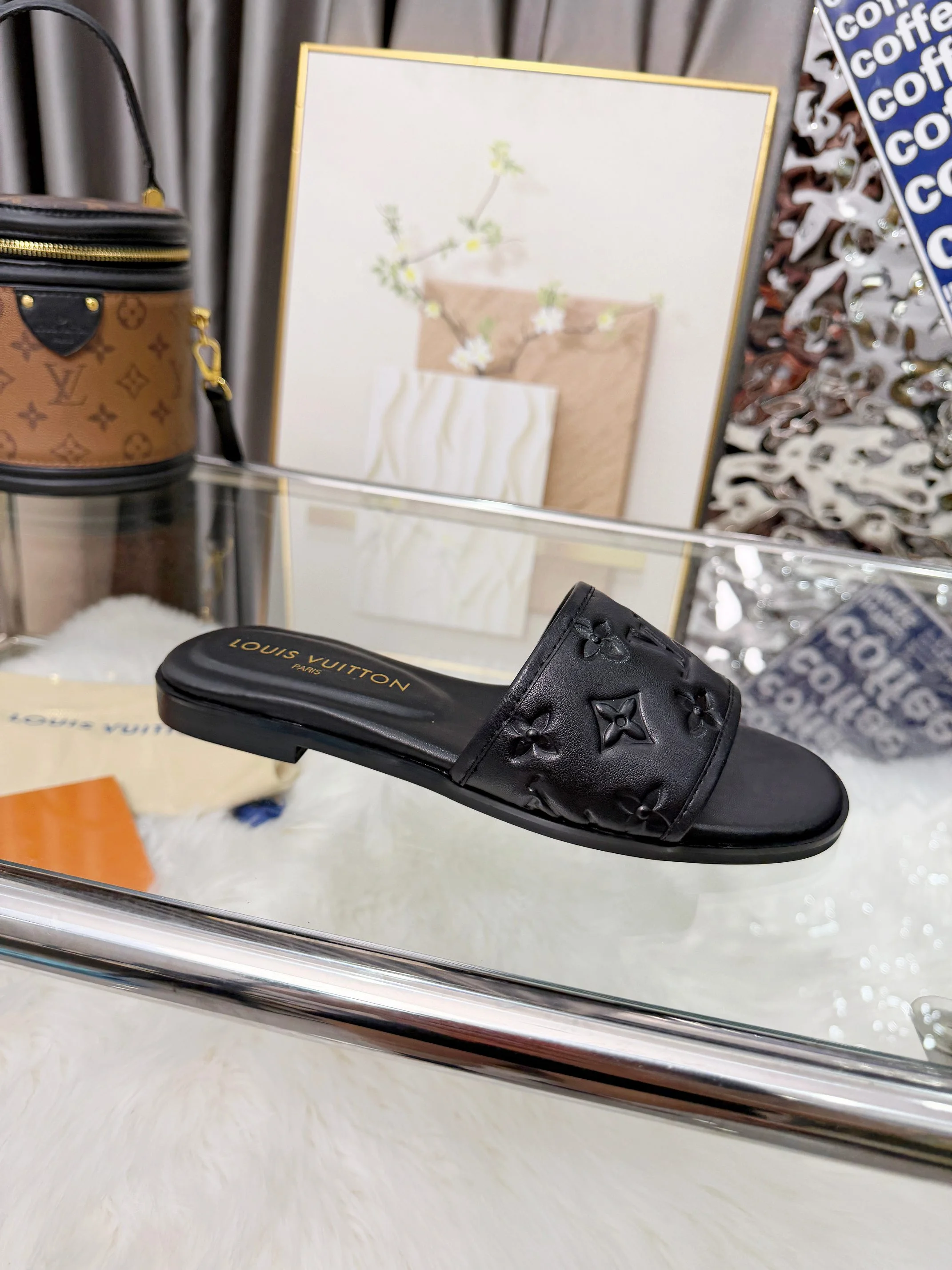 LV Slides Black EU35-40 A60202609111191 - Image 8
