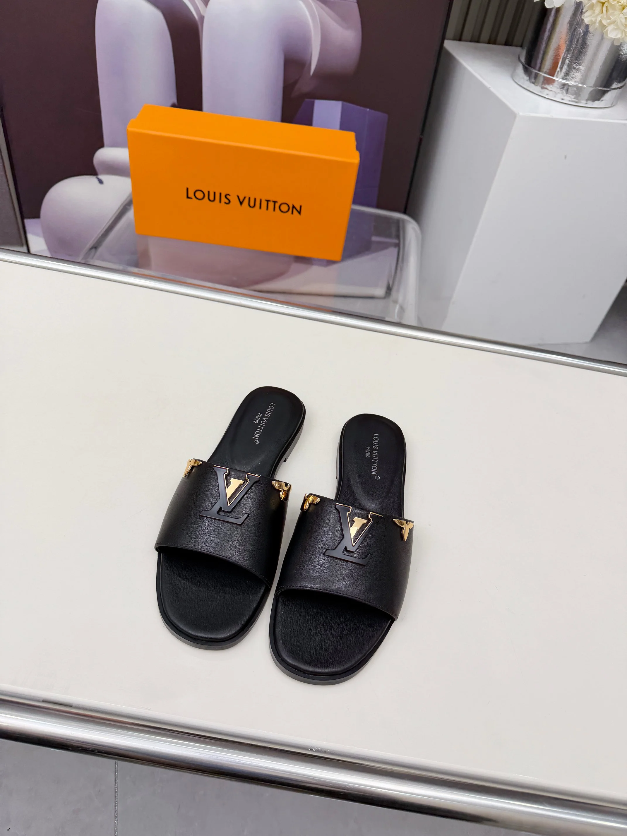 LV Slides Black-Gold A60202609111193