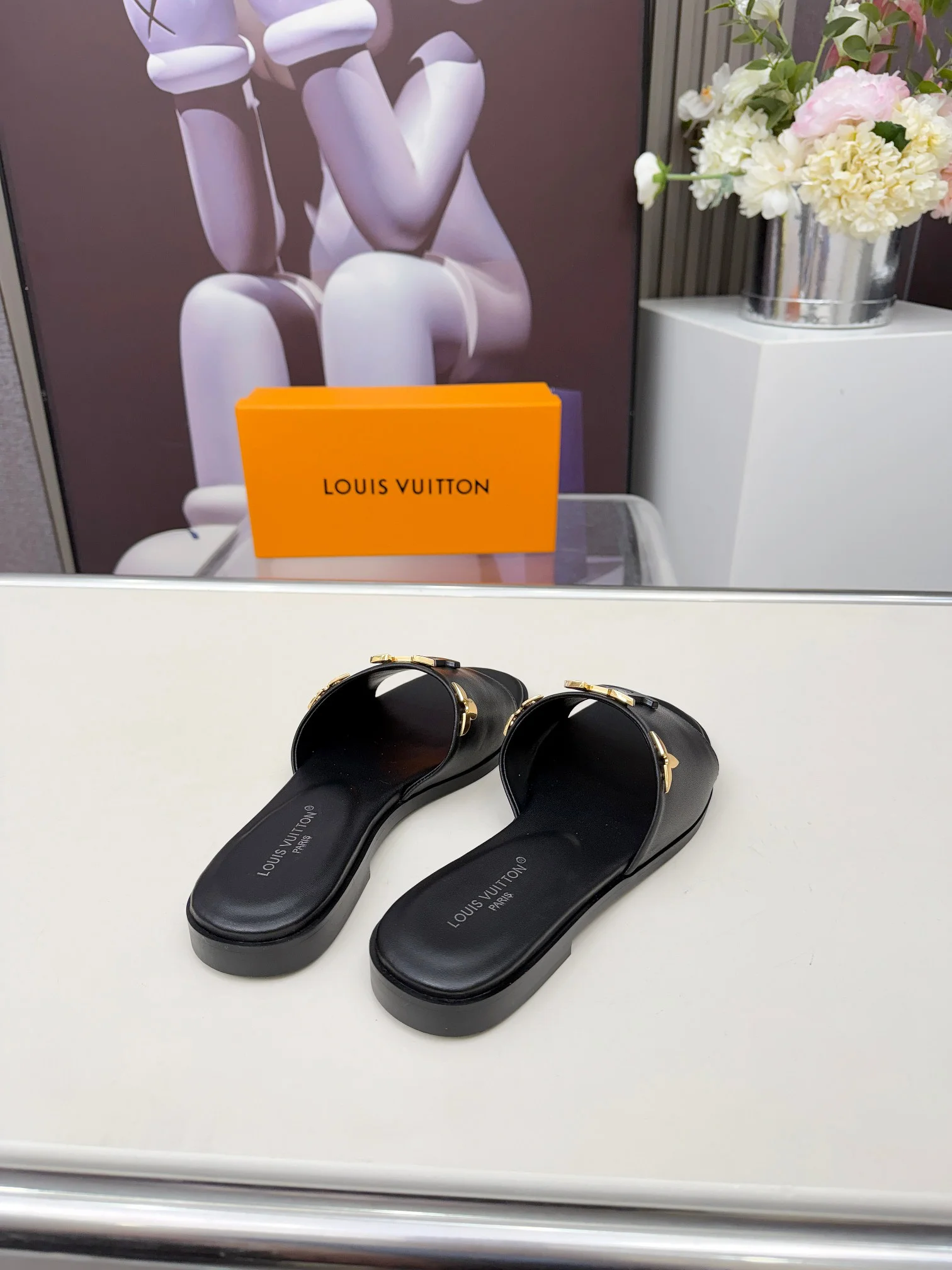 LV Slides Black-Gold A60202609111193 - Image 8