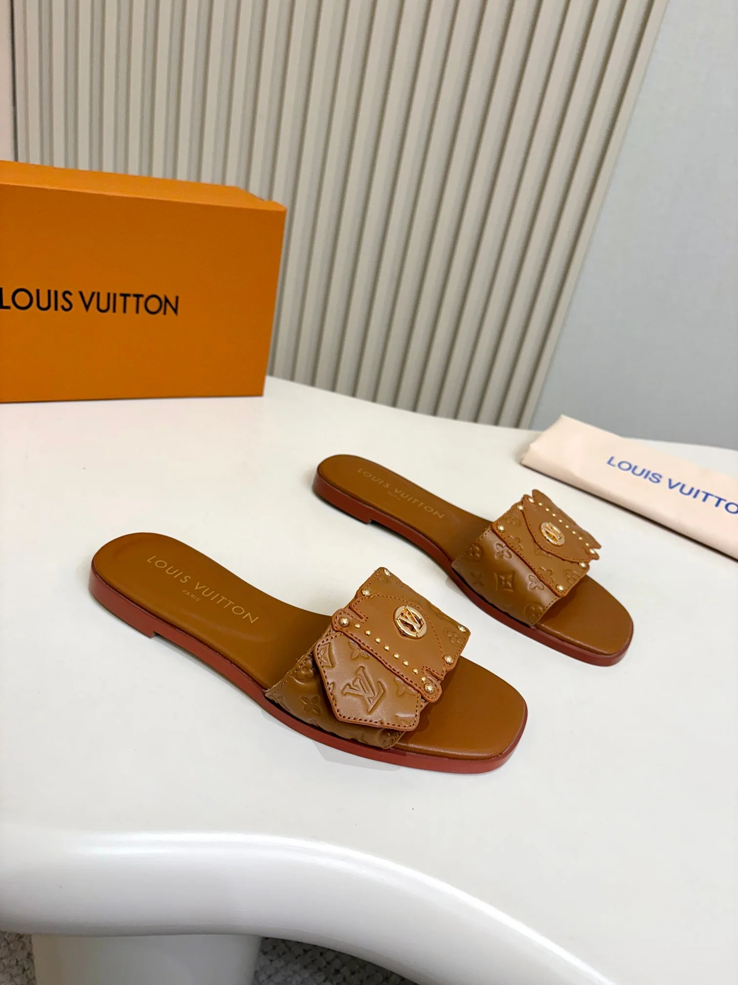 LV Slides Calf Leather Brown-Gold A60202609111110 - Image 3