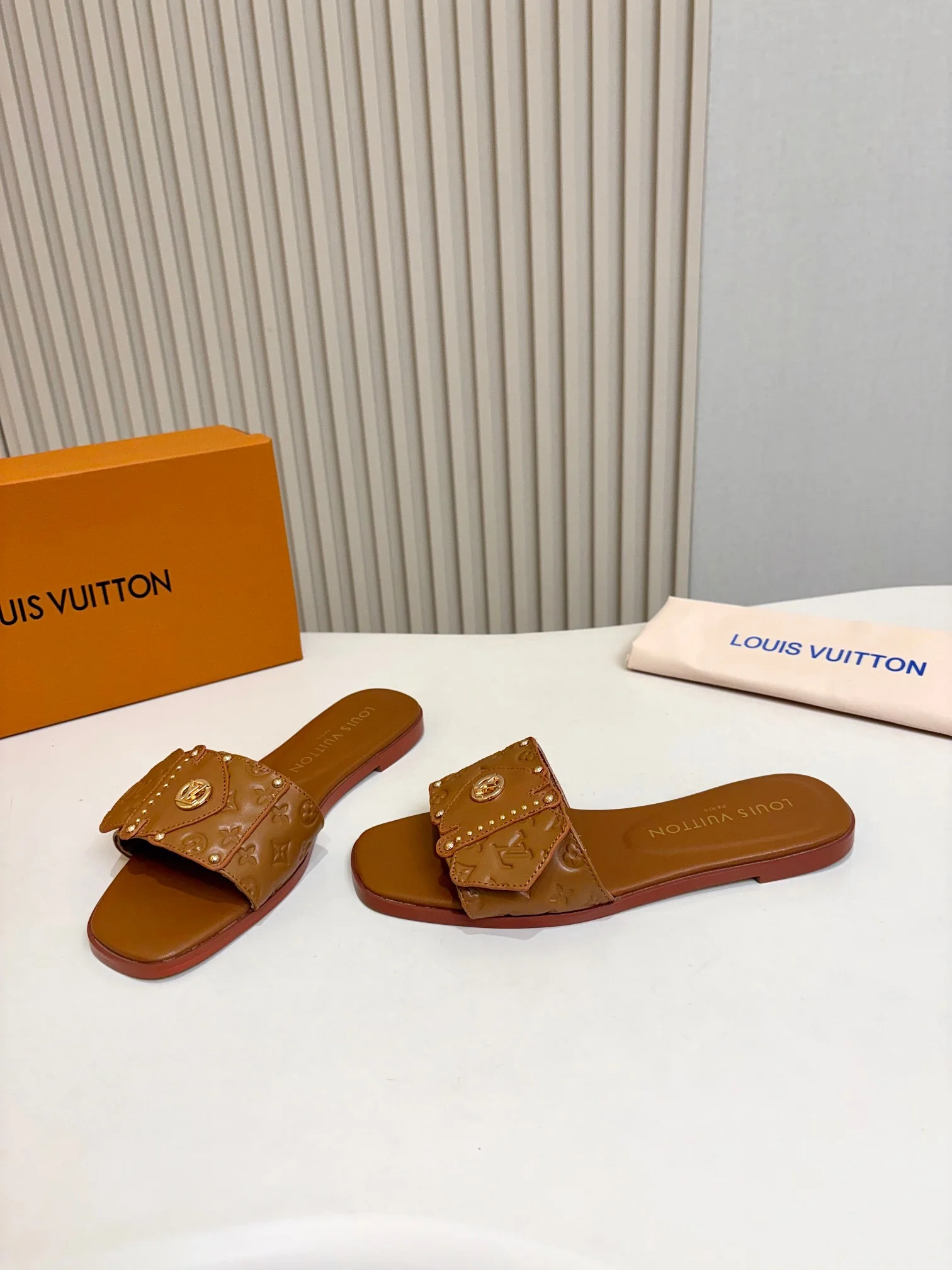 LV Slides Calf Leather Brown-Gold A60202609111110 - Image 4