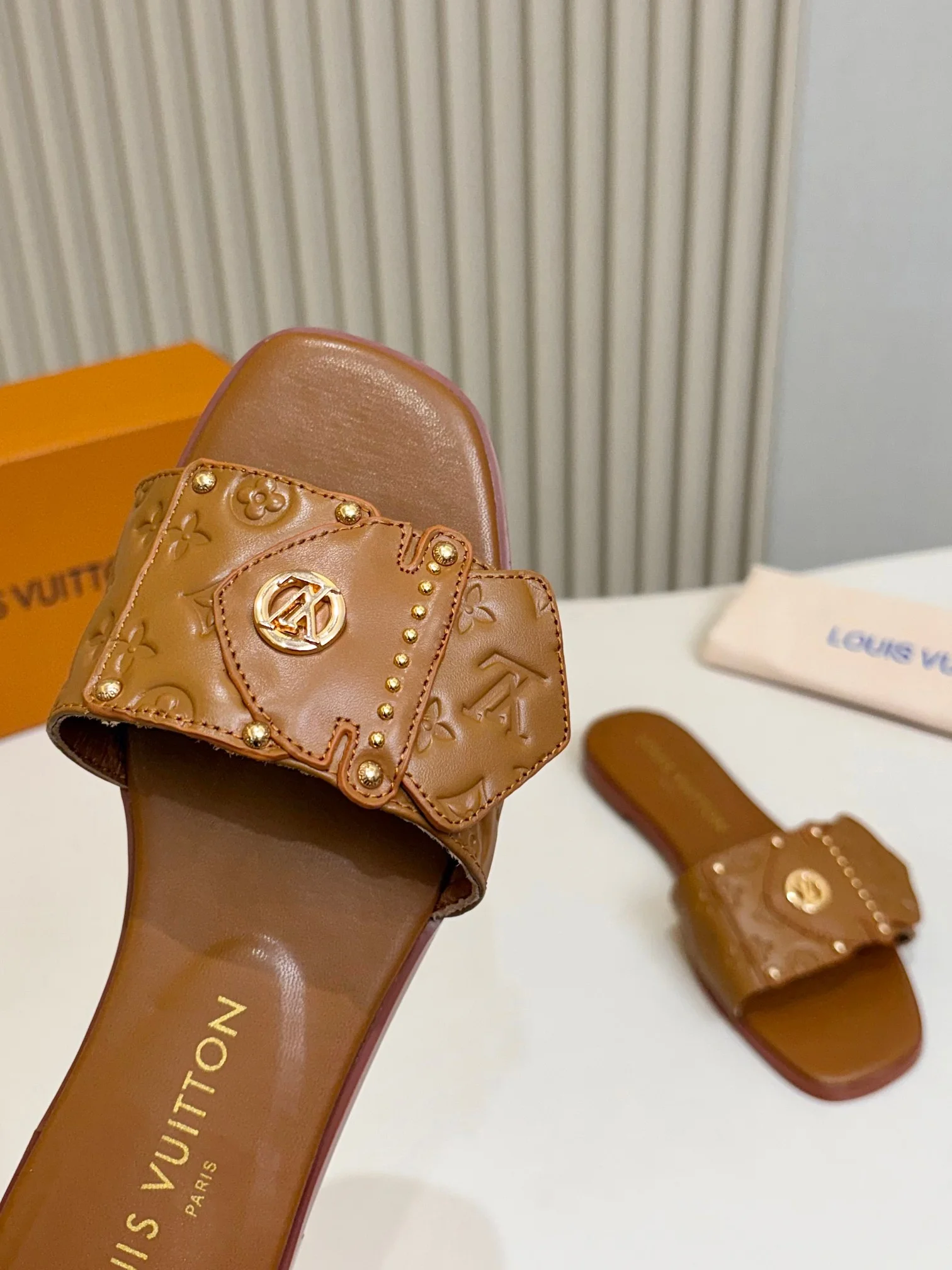 LV Slides Calf Leather Brown-Gold A60202609111110 - Image 5