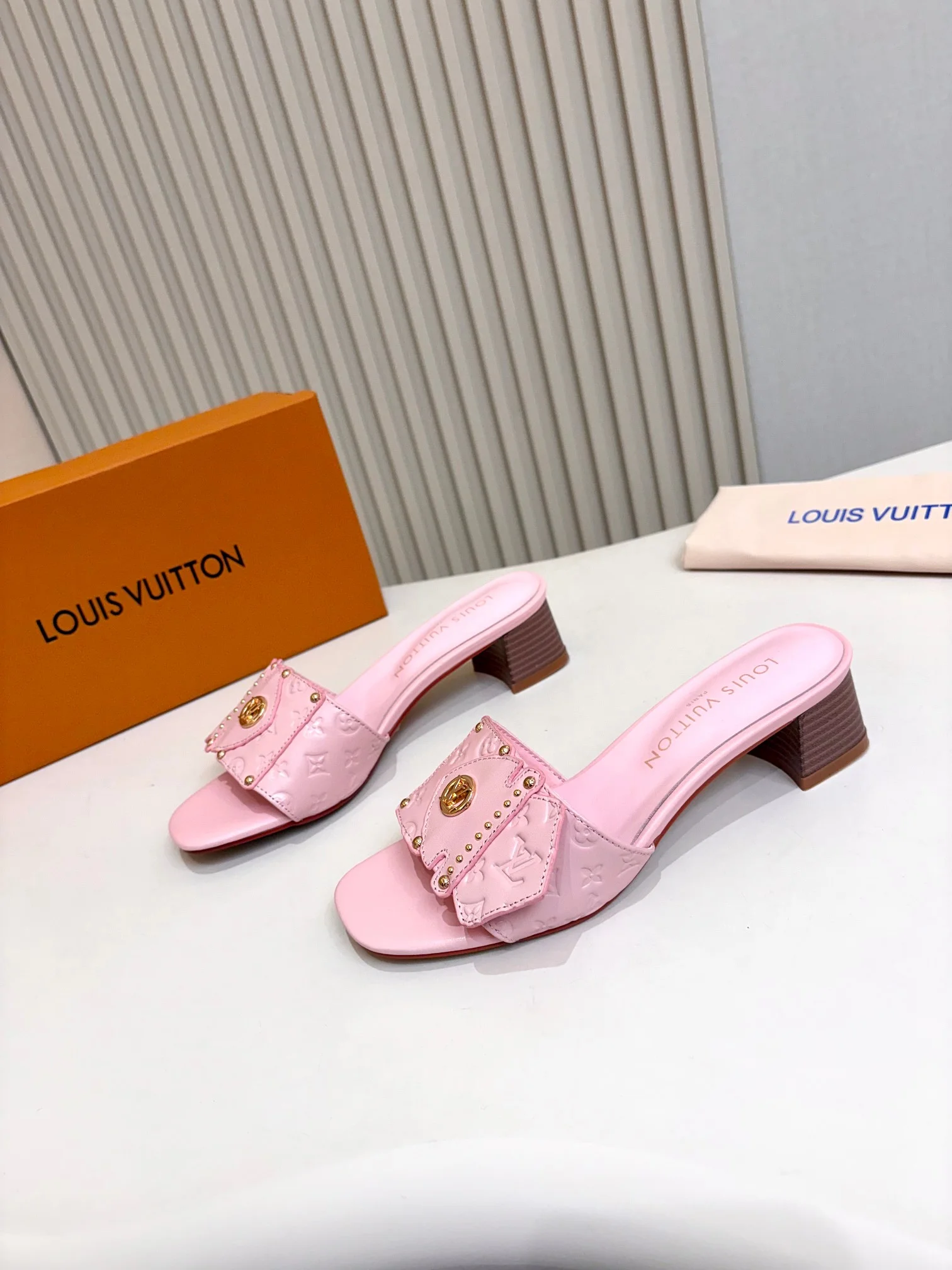 LV Slides Calfskin Leather Pink-Gold A60202609111117 - Image 3