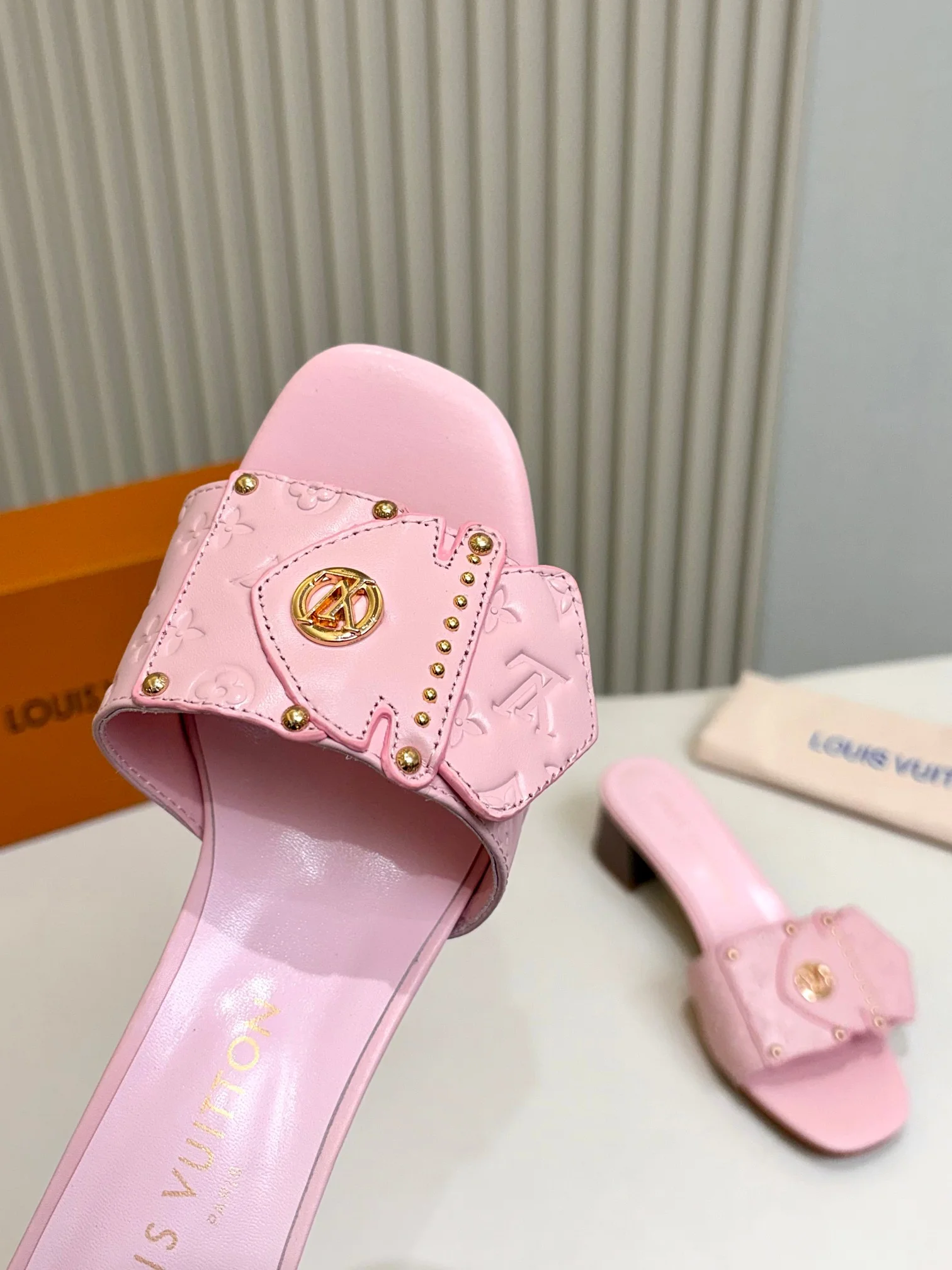 LV Slides Calfskin Leather Pink-Gold A60202609111117 - Image 5