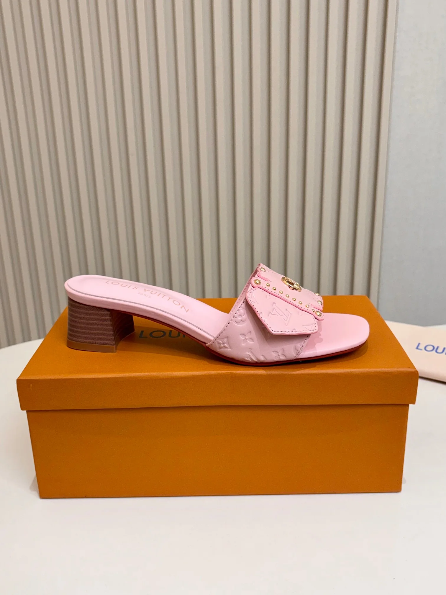 LV Slides Calfskin Leather Pink-Gold A60202609111117 - Image 8