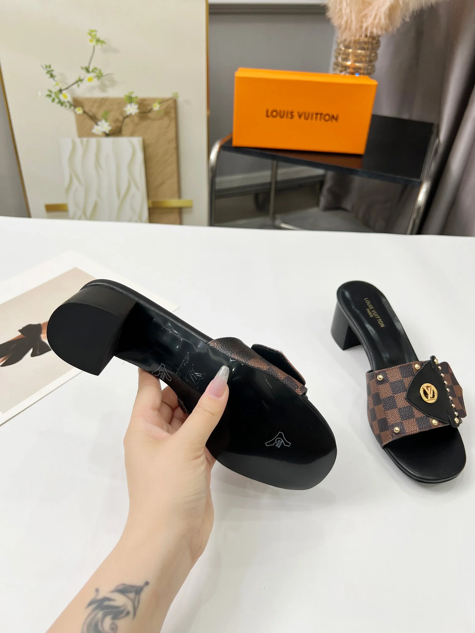 LV Slides Canvas Leather Brown-Black EU35-40 A80202609111198 - Image 8