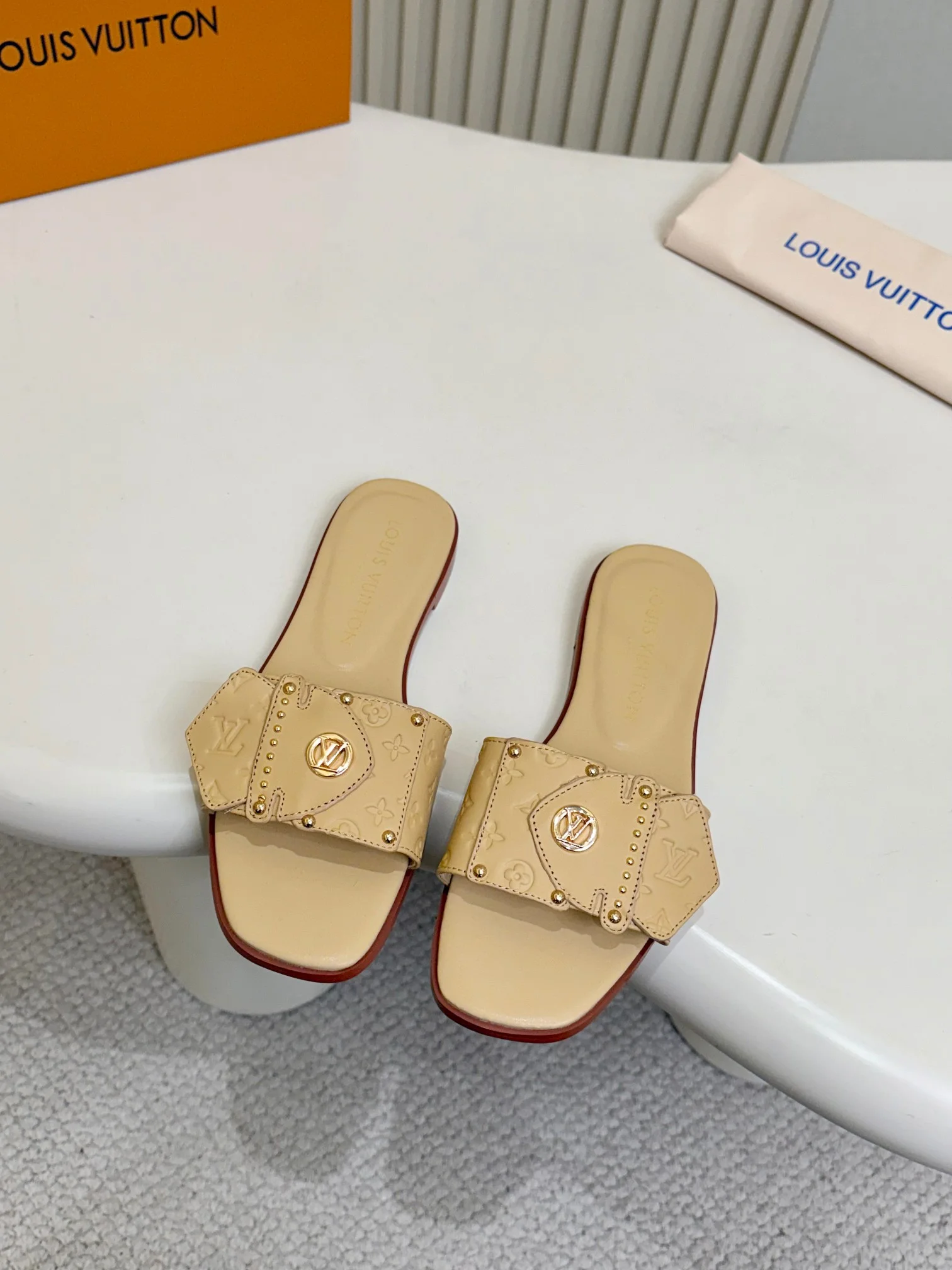 LV Slides Cowhide Leather Beige-Gold A60202609111108