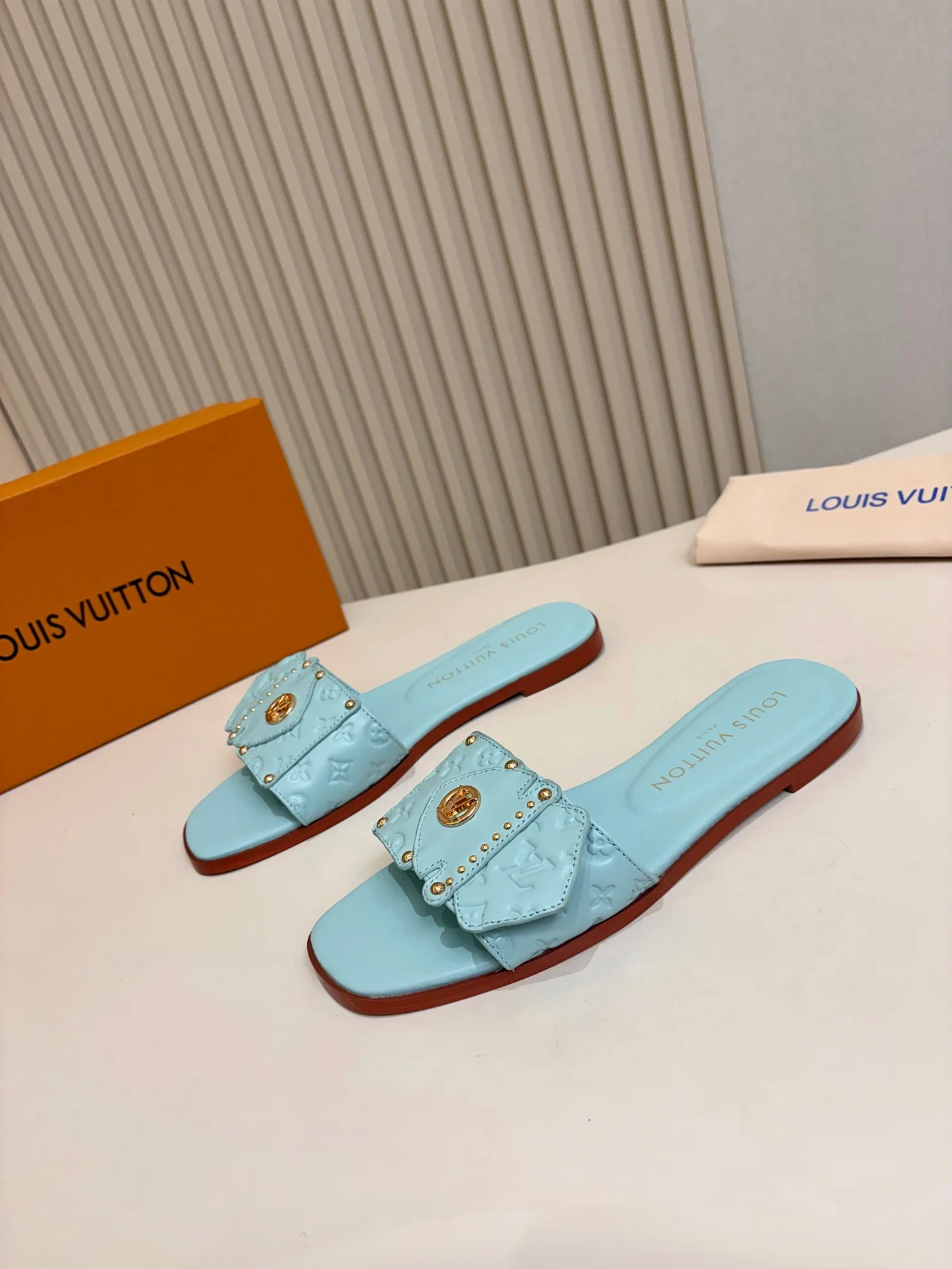 LV Slides Leather Blue-Gold A60202609111112 - Image 2