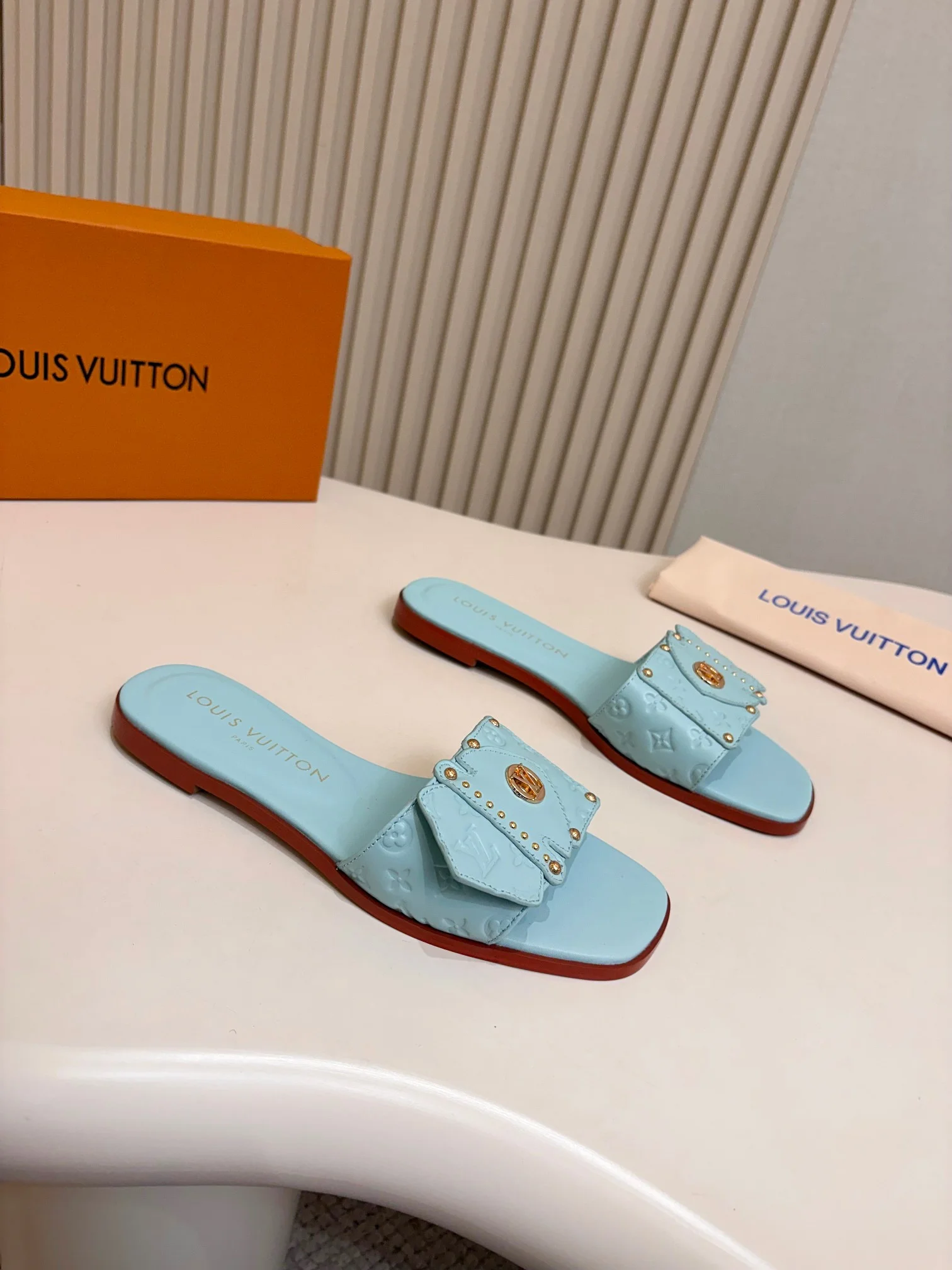 LV Slides Leather Blue-Gold A60202609111112 - Image 3