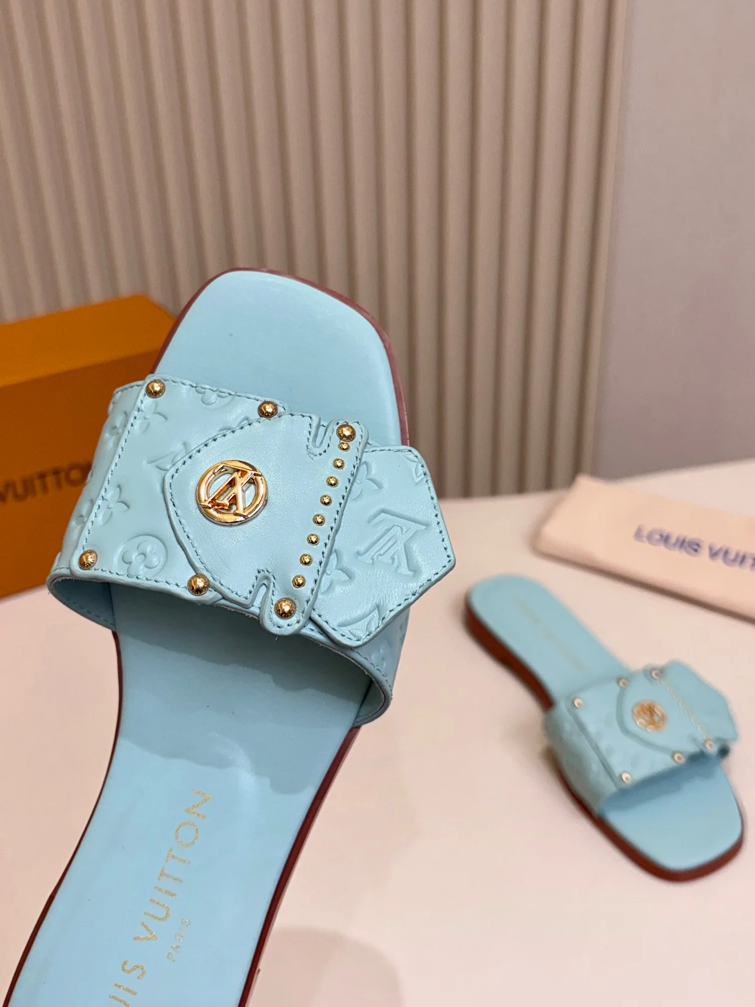 LV Slides Leather Blue-Gold A60202609111112 - Image 7