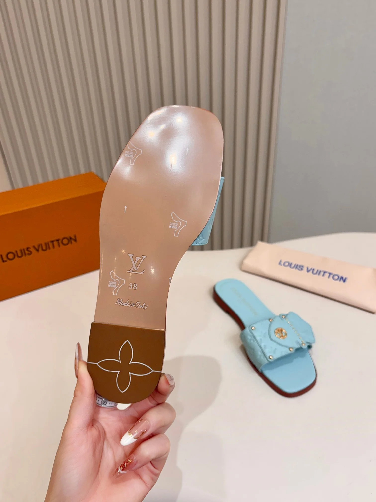 LV Slides Leather Blue-Gold A60202609111112 - Image 8