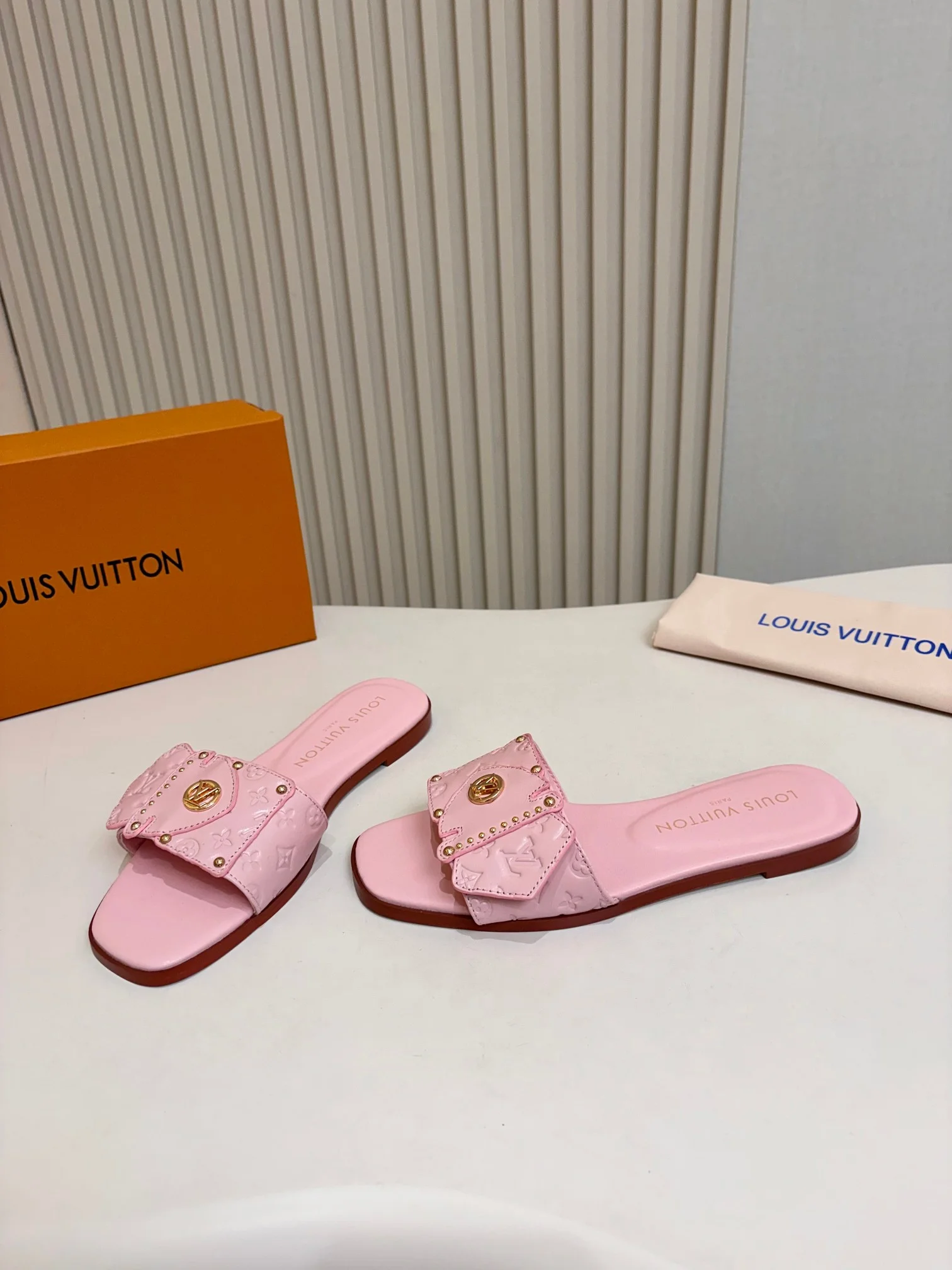 LV Slides Leather Pink-Gold A60202609111111 - Image 3