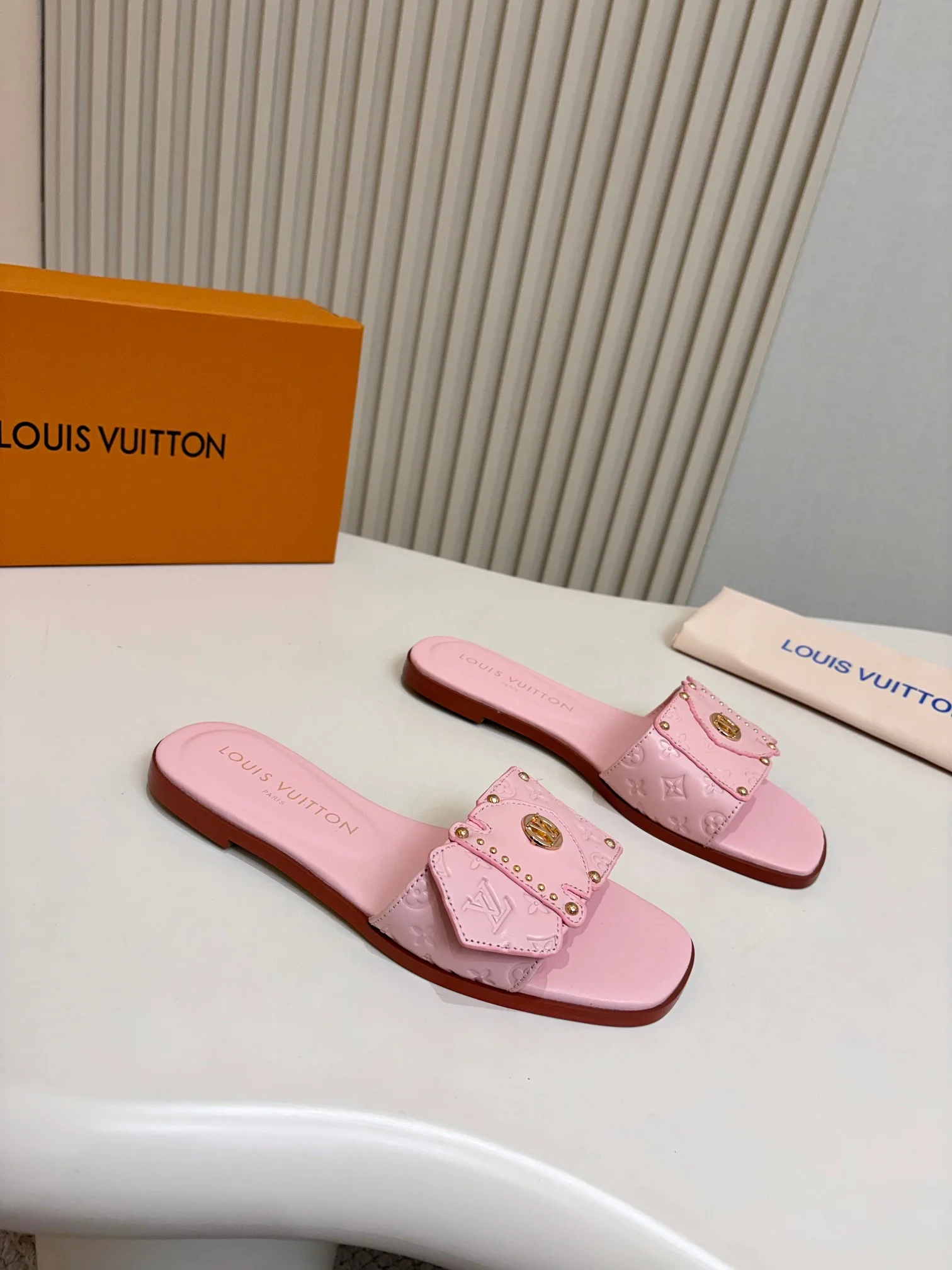 LV Slides Leather Pink-Gold A60202609111111 - Image 4