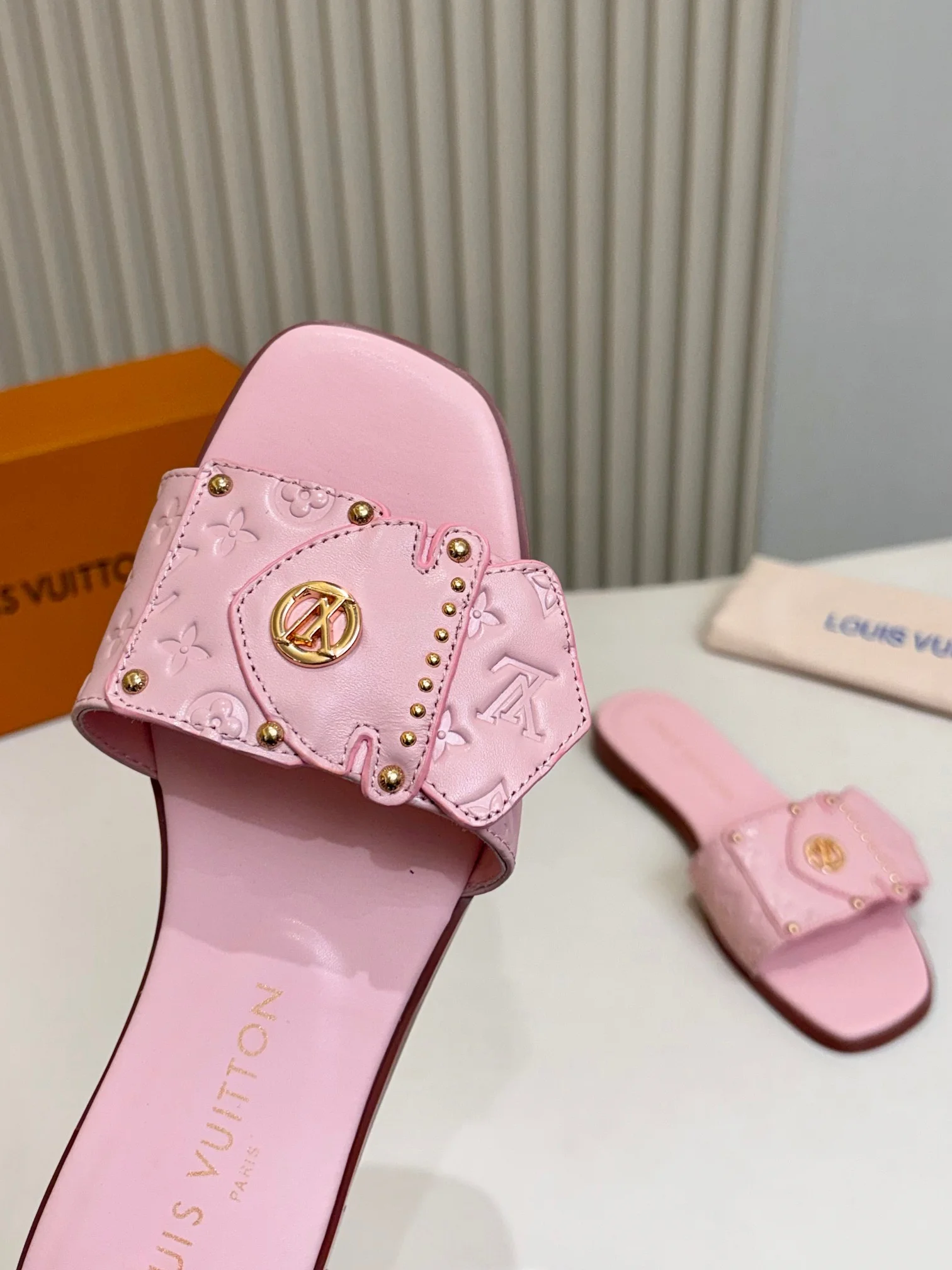 LV Slides Leather Pink-Gold A60202609111111 - Image 6
