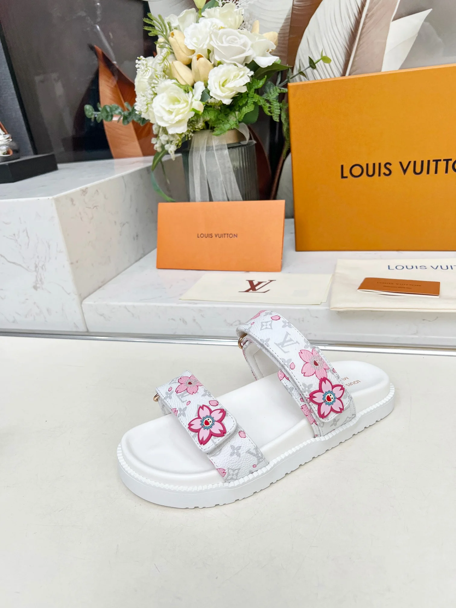 LV Slides Leather White-Pink EU35-45 A90202609111207