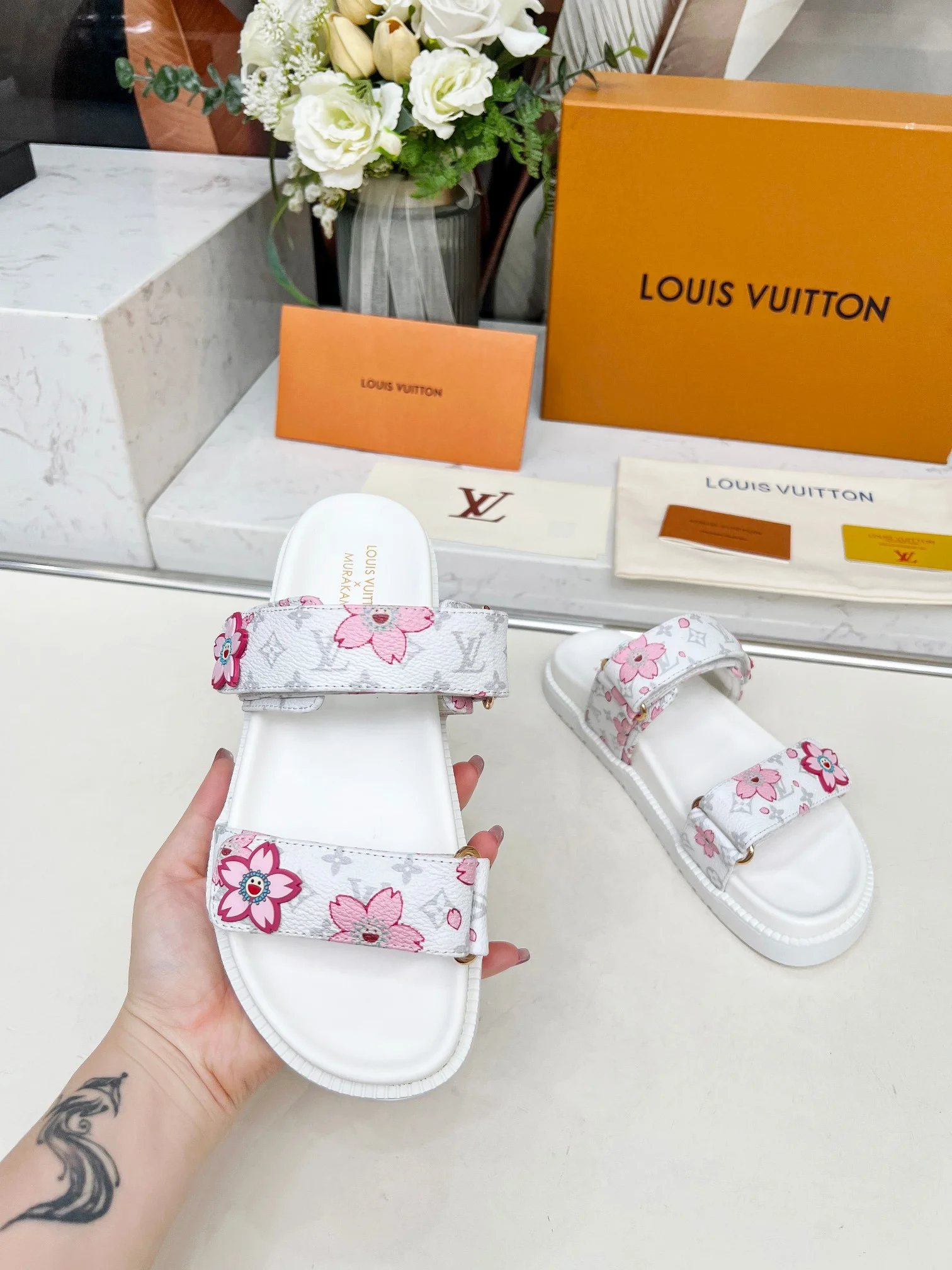 LV Slides Leather White-Pink EU35-45 A90202609111207 - Image 6