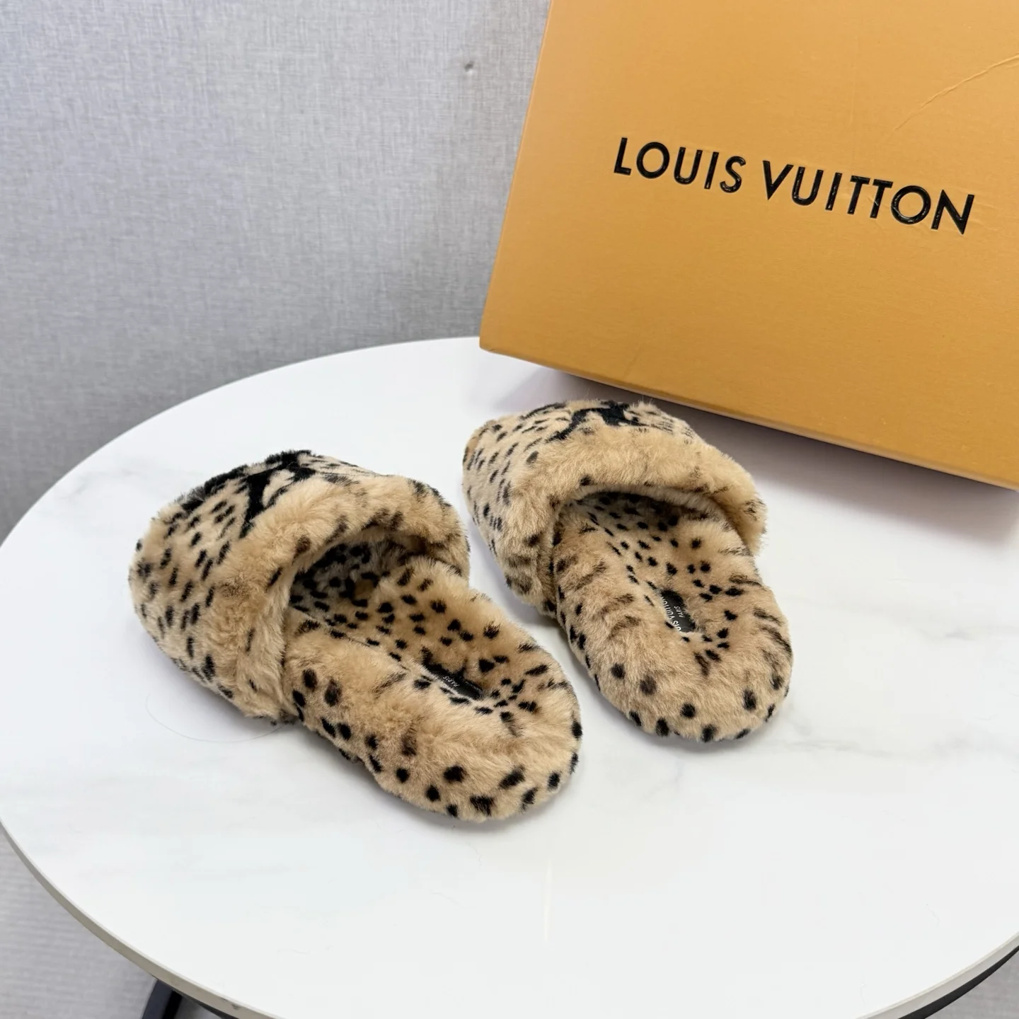 LV Slides Wool Rubber Beige-Black EU35-39 B60202609110584 - Image 5