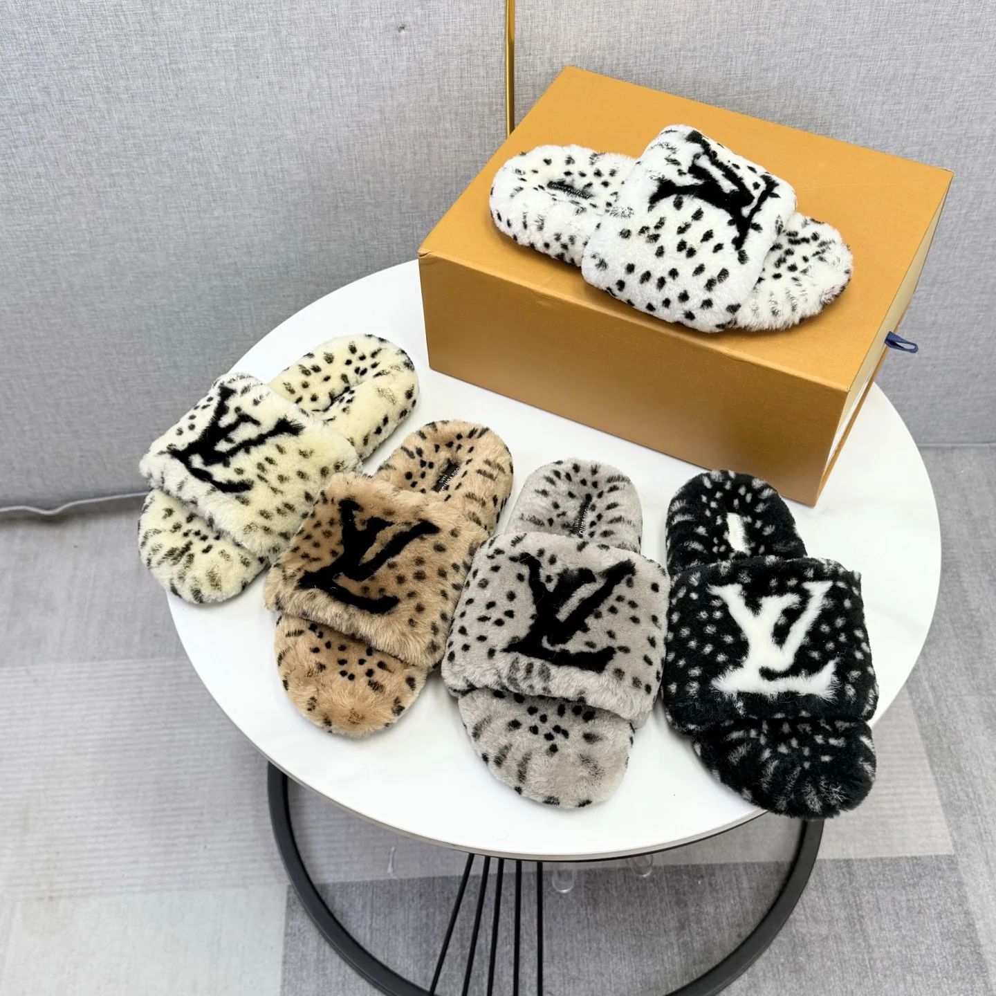 LV Slides Wool Rubber Beige-Black EU35-39 B60202609110584 - Image 9