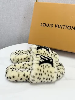 LV Slides Wool Rubber White-Black EU35-39 B60202609110586