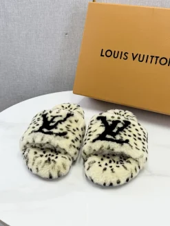Alternative view of LV Slides Wool Rubber White-Black EU35-39 B60202609110586