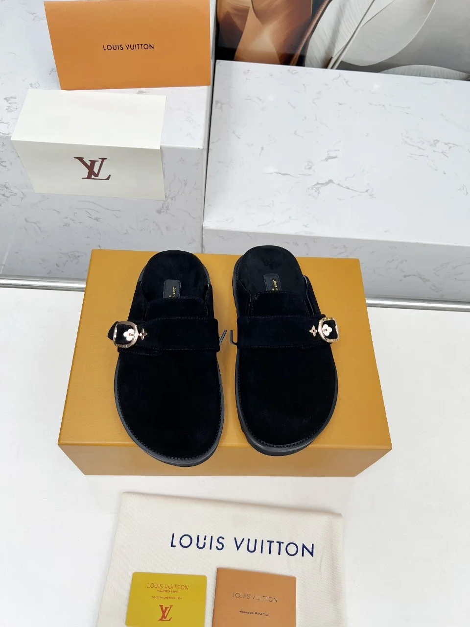LV Slippers Leather Sheepskin Black-Brown EU35-45 B00202609111202 - Image 8