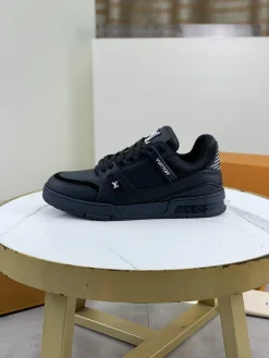 LV Sneakers Black C00202609111683
