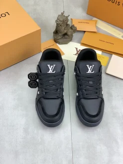 Alternative view of LV Sneakers Black C00202609111683