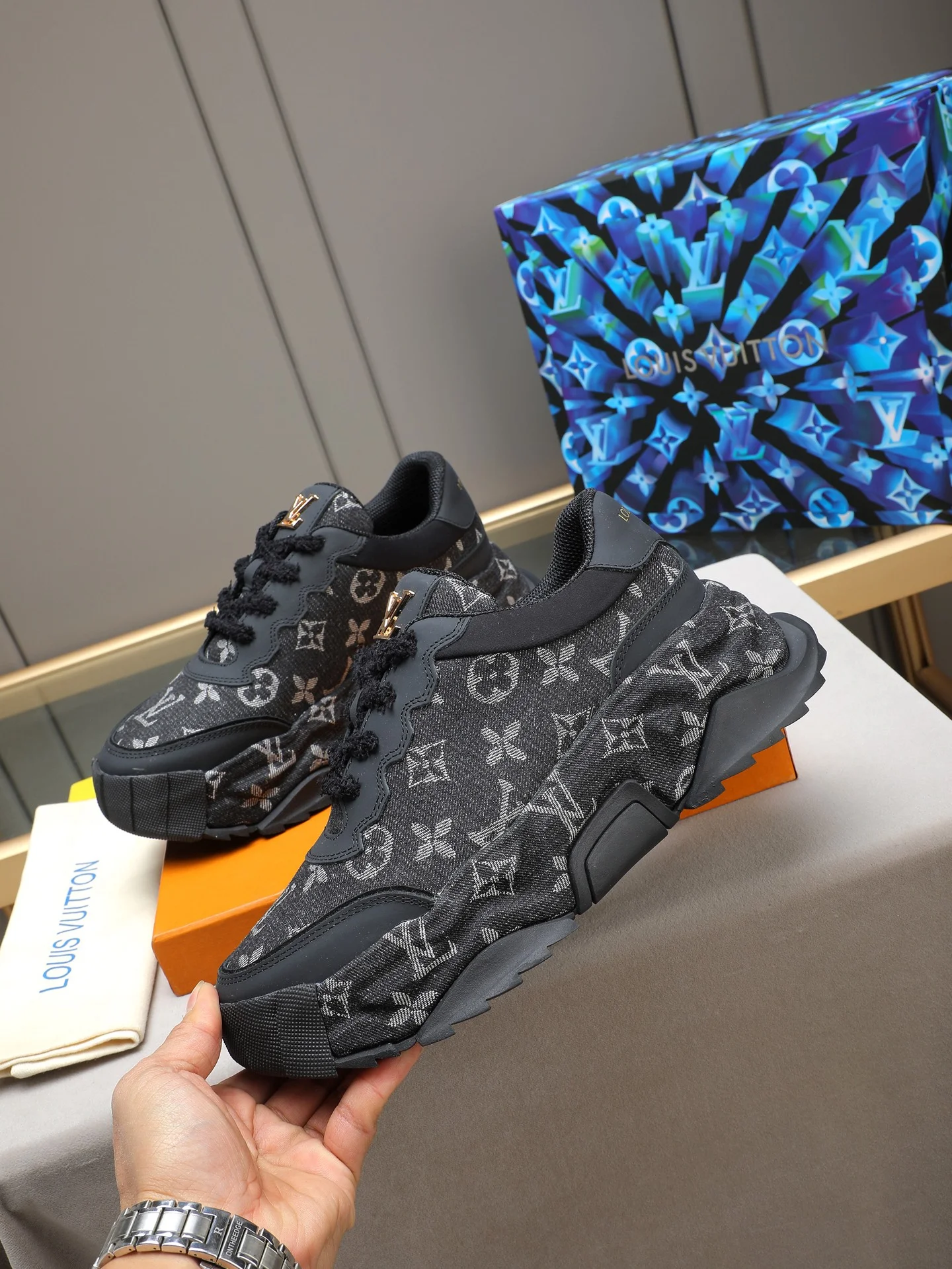 LV Sneakers Black-Gray B90202609110727 - Image 2