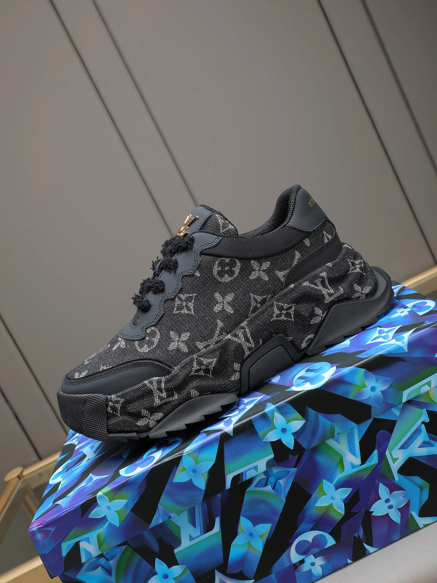 LV Sneakers Black-Gray B90202609110727 - Image 6