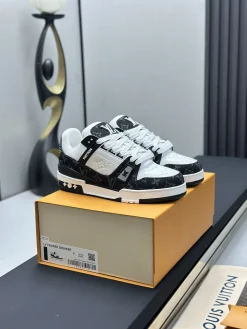 Alternative view of LV Sneakers Black-White B80202609111669