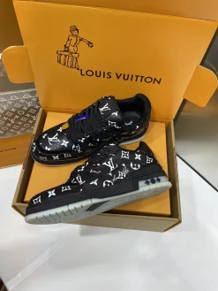 Alternative view of LV Sneakers Black-White C50202609110097