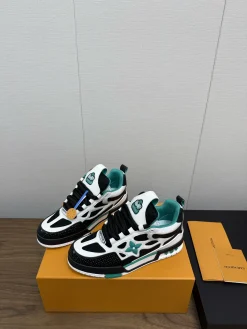 Alternative view of LV Sneakers Black-White-Green C00202609111633