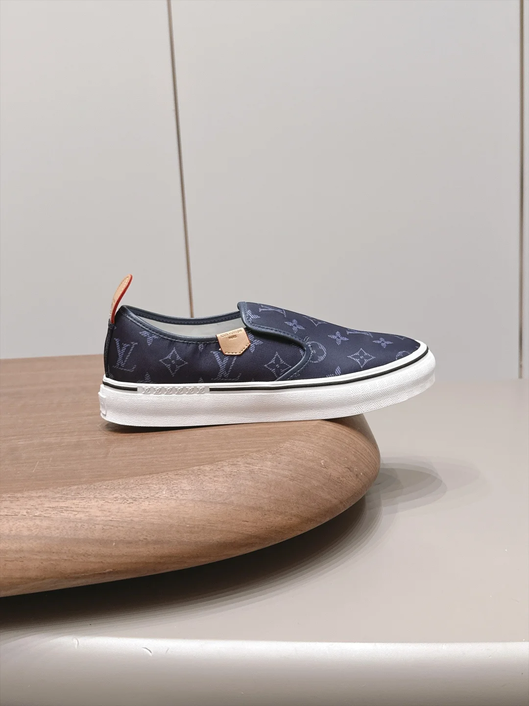 LV Sneakers Blue-White C00202609111523 - Image 5