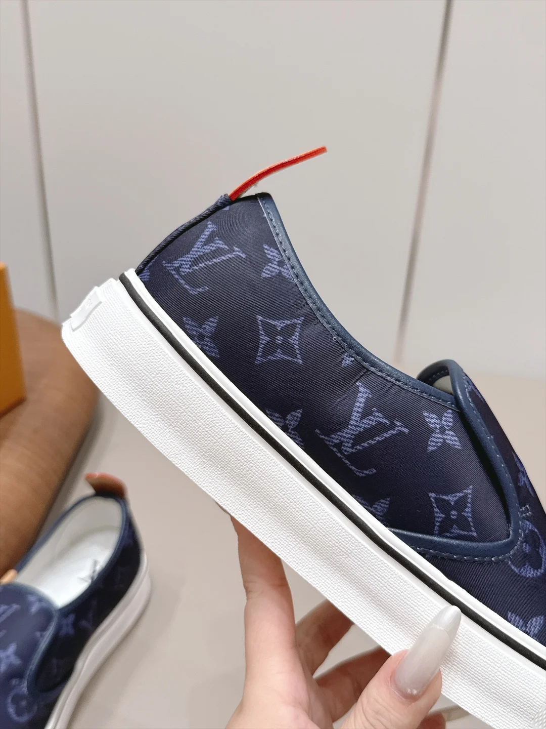 LV Sneakers Blue-White C00202609111523 - Image 7