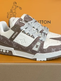 LV Sneakers Brown-White B80202609111581