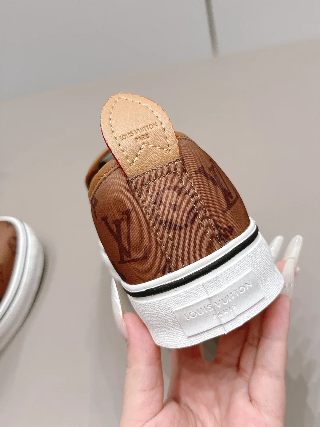 LV Sneakers Brown-White C00202609111520 - Image 7