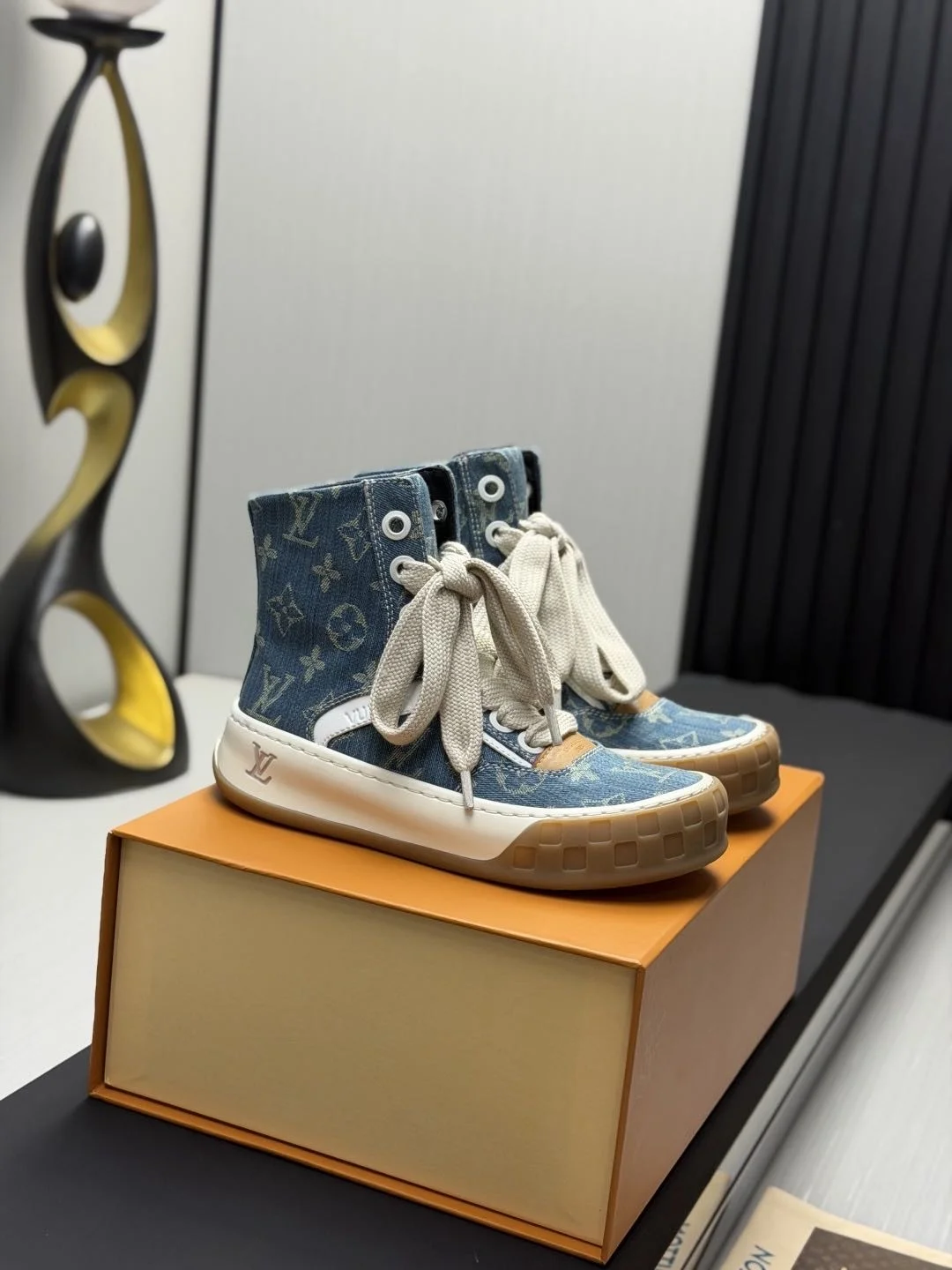 LV Sneakers Calf Leather Blue-Beige EU35-46 C30202609111358 - Image 8