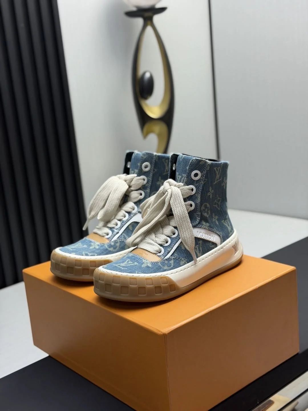 LV Sneakers Calf Leather Blue-Beige EU35-46 C30202609111358 - Image 9
