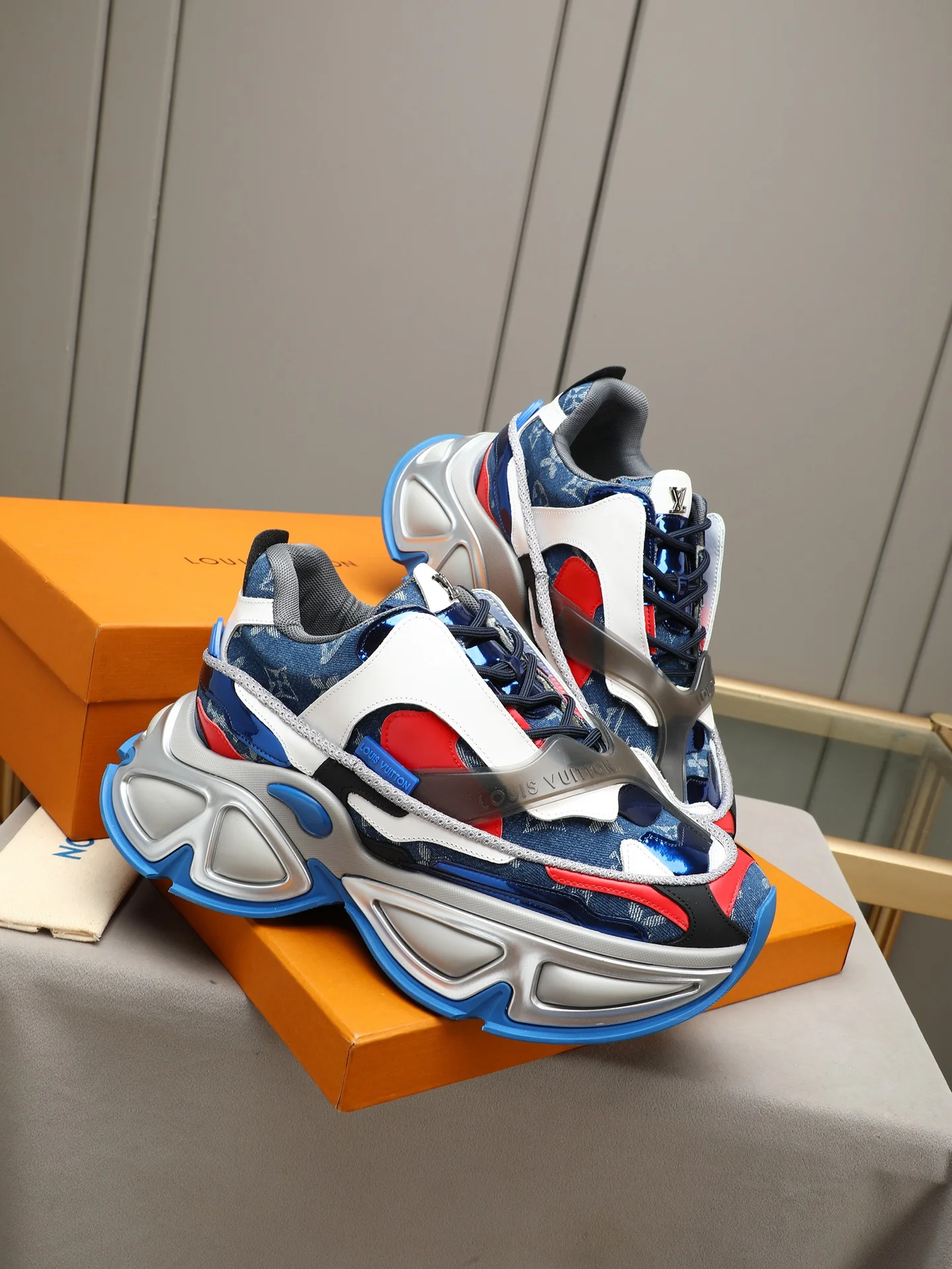 LV Sneakers Calf Leather Blue-Silver EU39-44 C50202609110697 - Image 4