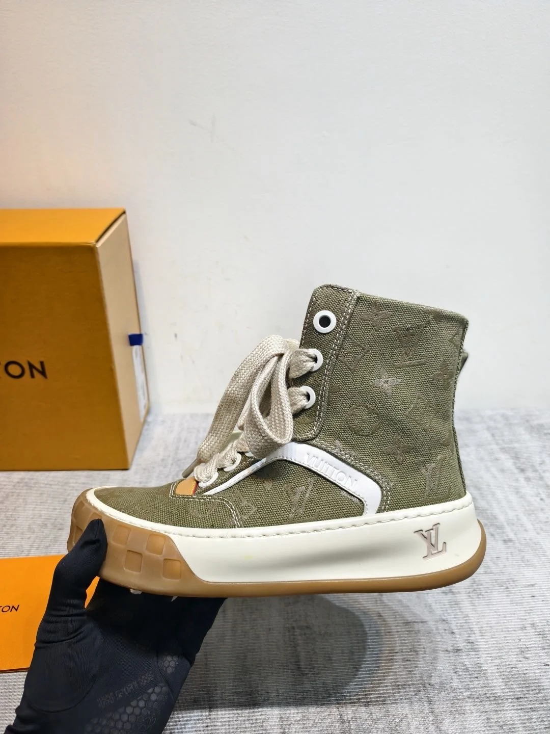 LV Sneakers Calf Leather Green-Brown EU35-46 C30202609111357 - Image 2