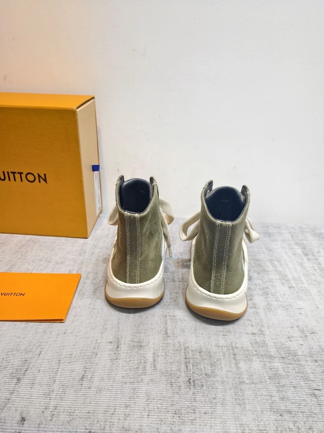 LV Sneakers Calf Leather Green-Brown EU35-46 C30202609111357 - Image 4