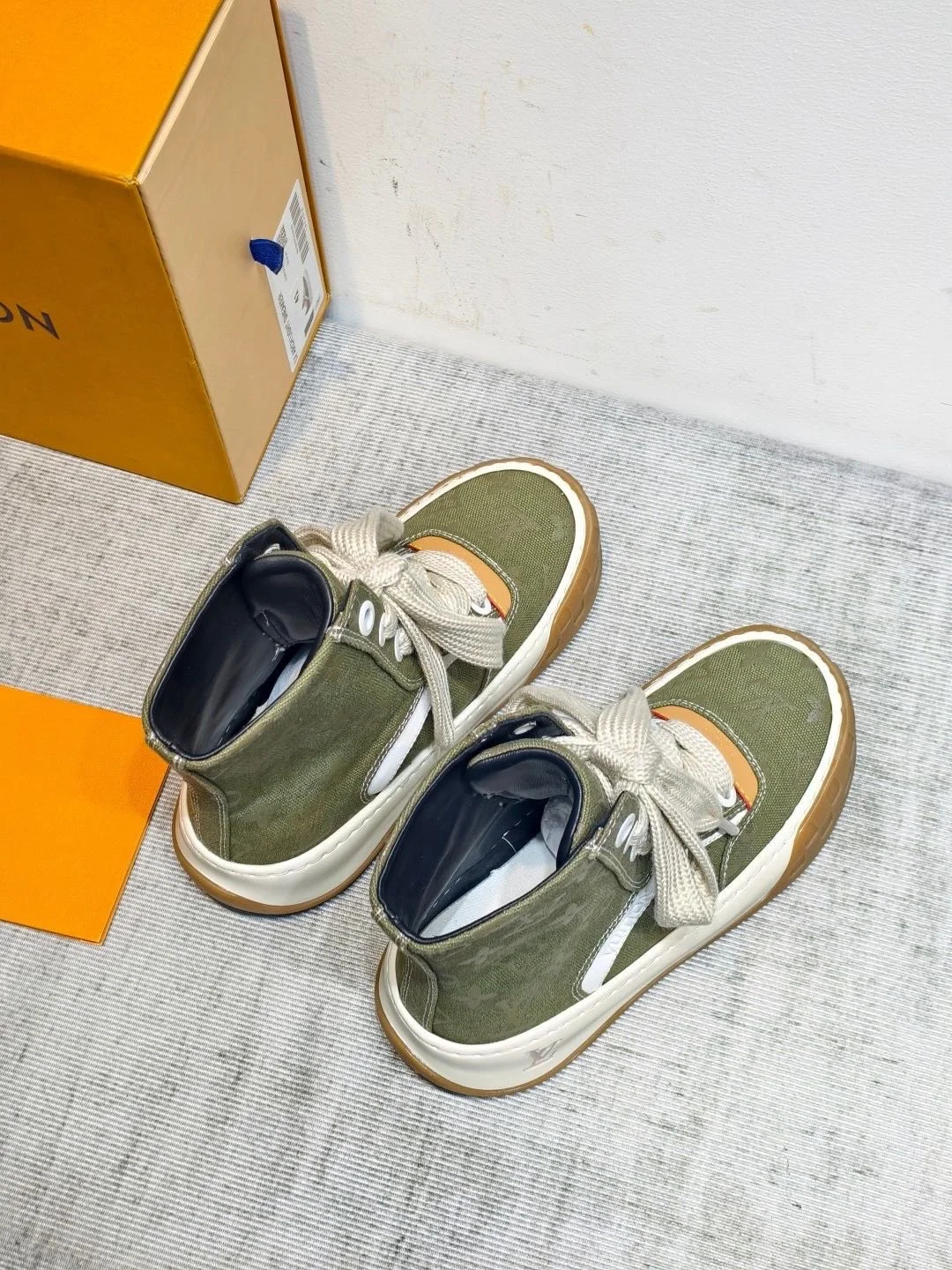 LV Sneakers Calf Leather Green-Brown EU35-46 C30202609111357 - Image 6