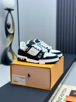 Alternative view of LV Sneakers Calf Leather TPU White-Black EU35-47 B80202609111667