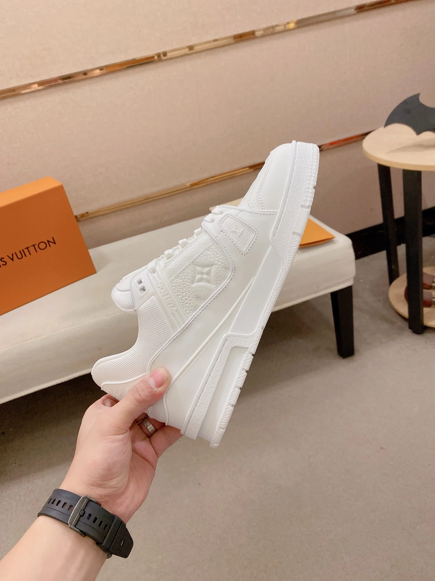 LV Sneakers Calf Leather White EU35-47 B90202609111664 - Image 5
