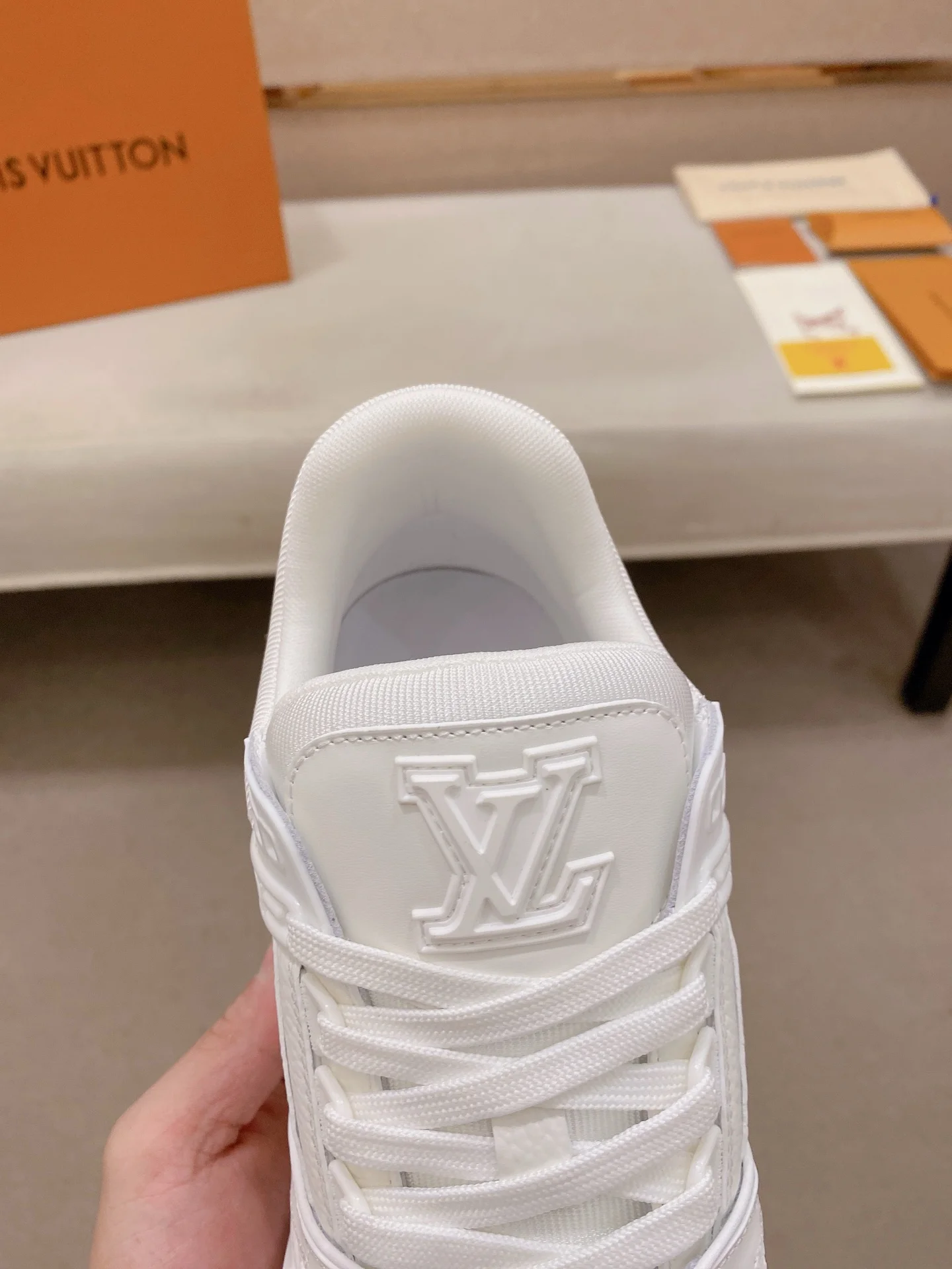 LV Sneakers Calf Leather White EU35-47 B90202609111664 - Image 6